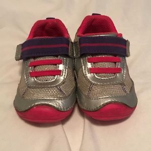 Stride rite sneakers size 4w